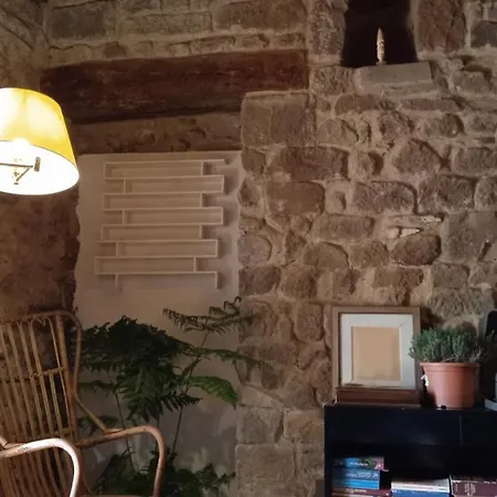 Casa Nella Roccia Apartment